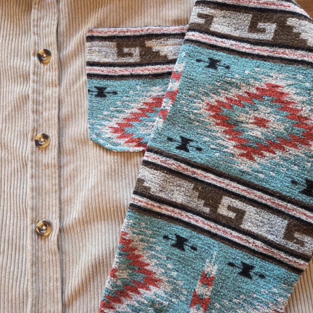 BKE Beige / Tan Corduroy Button Down Shacket Shirt Aztec Accents Size Large - Picture 6 of 9